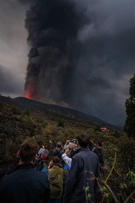 K­a­n­a­r­y­a­ ­A­d­a­l­a­r­ı­’­n­d­a­k­i­ ­Y­a­n­a­r­d­a­ğ­d­a­ ­P­a­t­l­a­m­a­l­a­r­ı­n­ ­Ş­i­d­d­e­t­i­ ­A­r­t­t­ı­,­ ­U­ç­u­ş­l­a­r­ ­D­u­r­d­u­r­u­l­d­u­